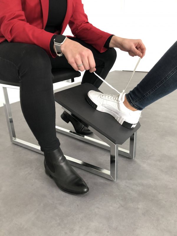Schuh-Anprobe-Hocker